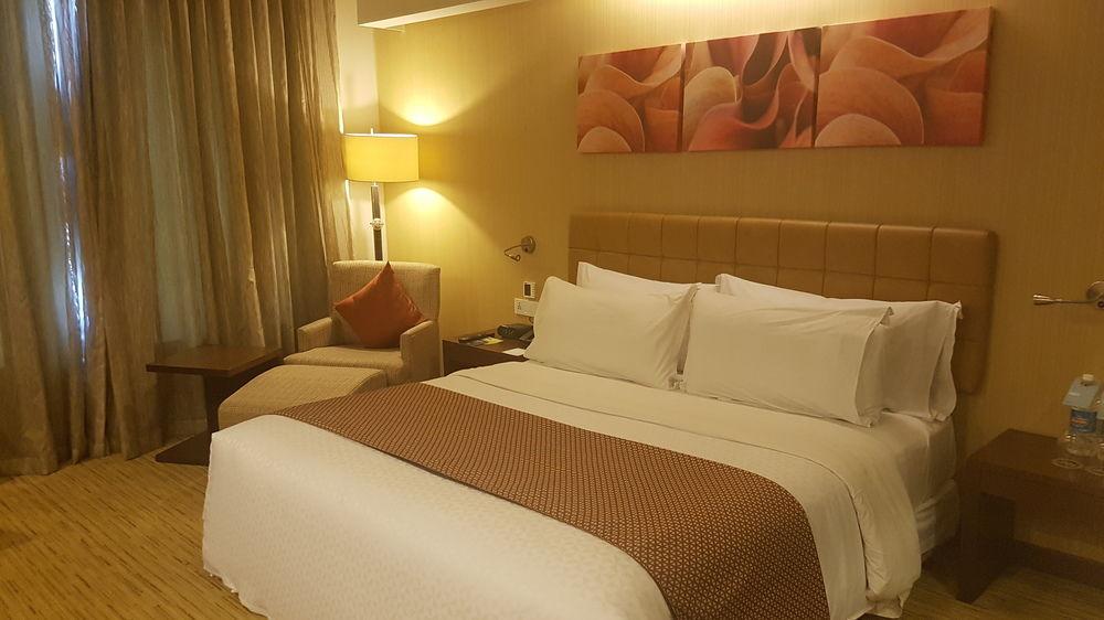 Four Points By Sheraton Hotel And Serviced Apartments Pune Exterior foto