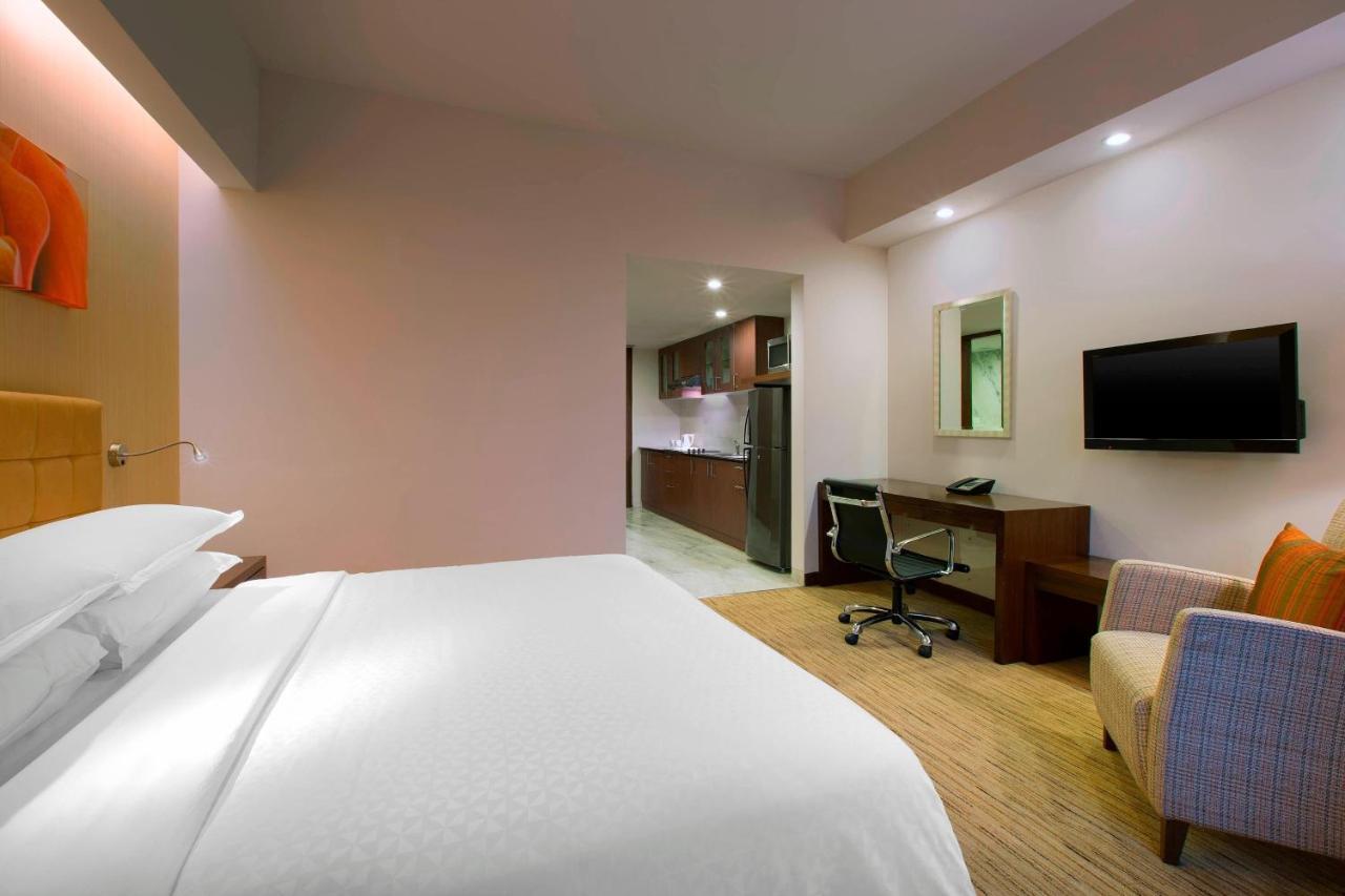 Four Points By Sheraton Hotel And Serviced Apartments Pune Exterior foto