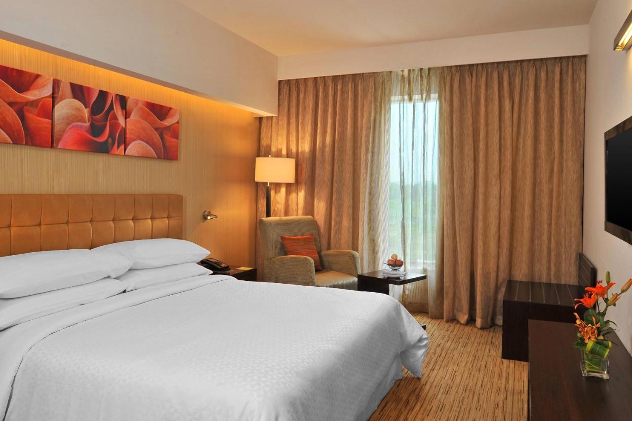 Four Points By Sheraton Hotel And Serviced Apartments Pune Exterior foto