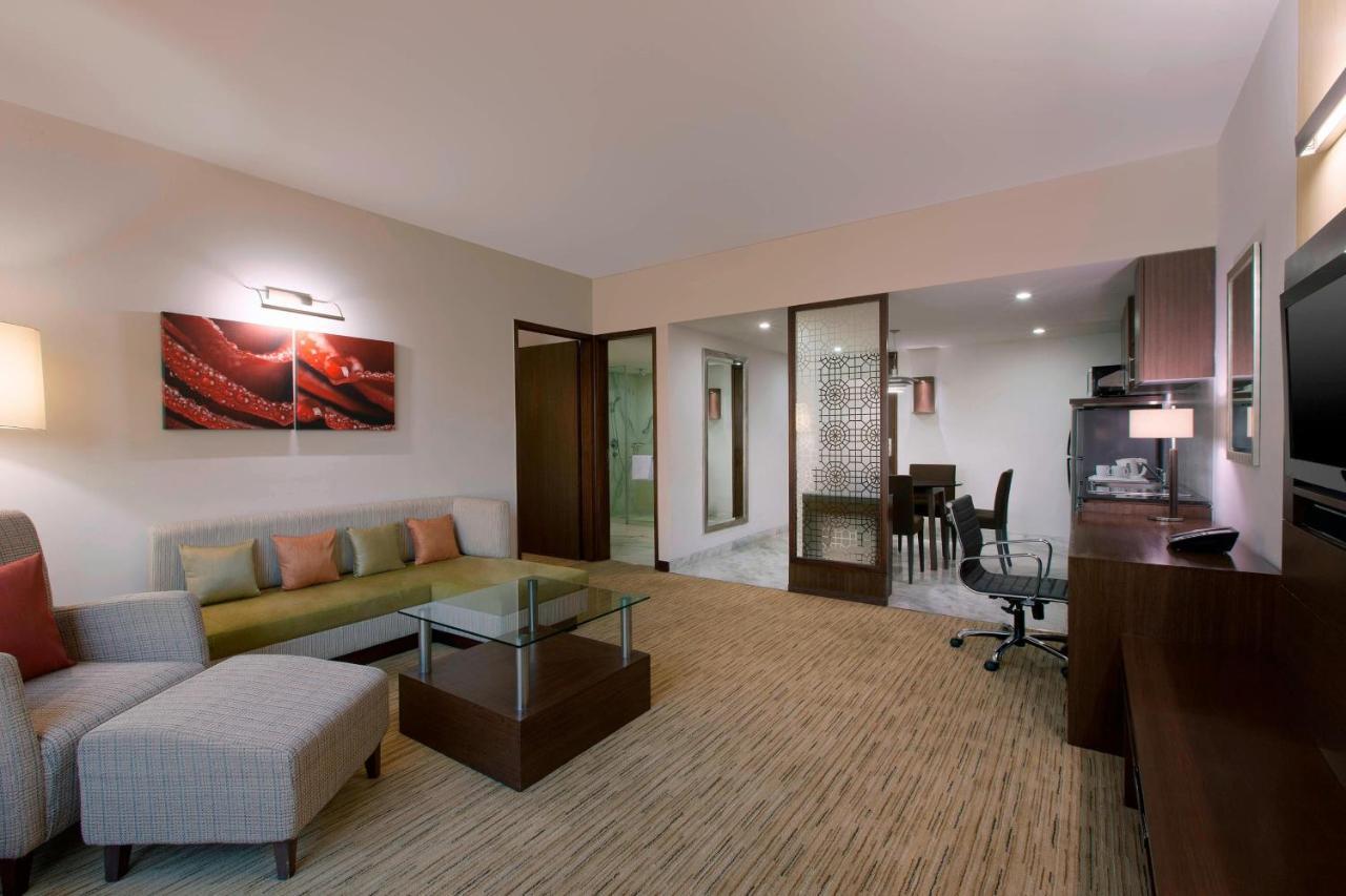 Four Points By Sheraton Hotel And Serviced Apartments Pune Exterior foto